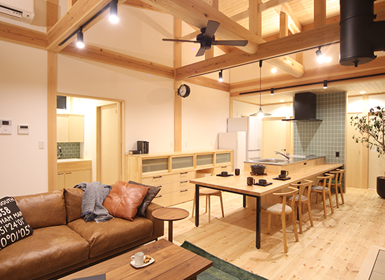 木の温もりと呼吸を感じる健康省エネ住宅